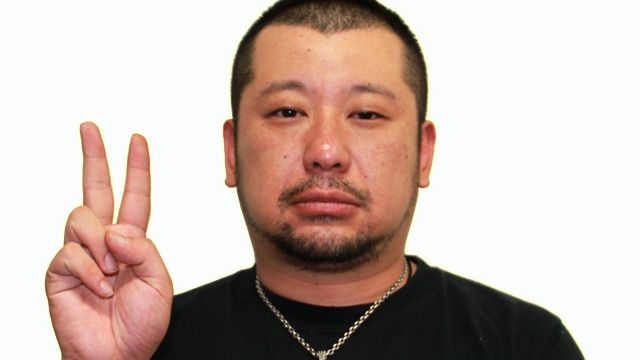 千円札に猥褻な書き込みの男逮捕にケンコバは…